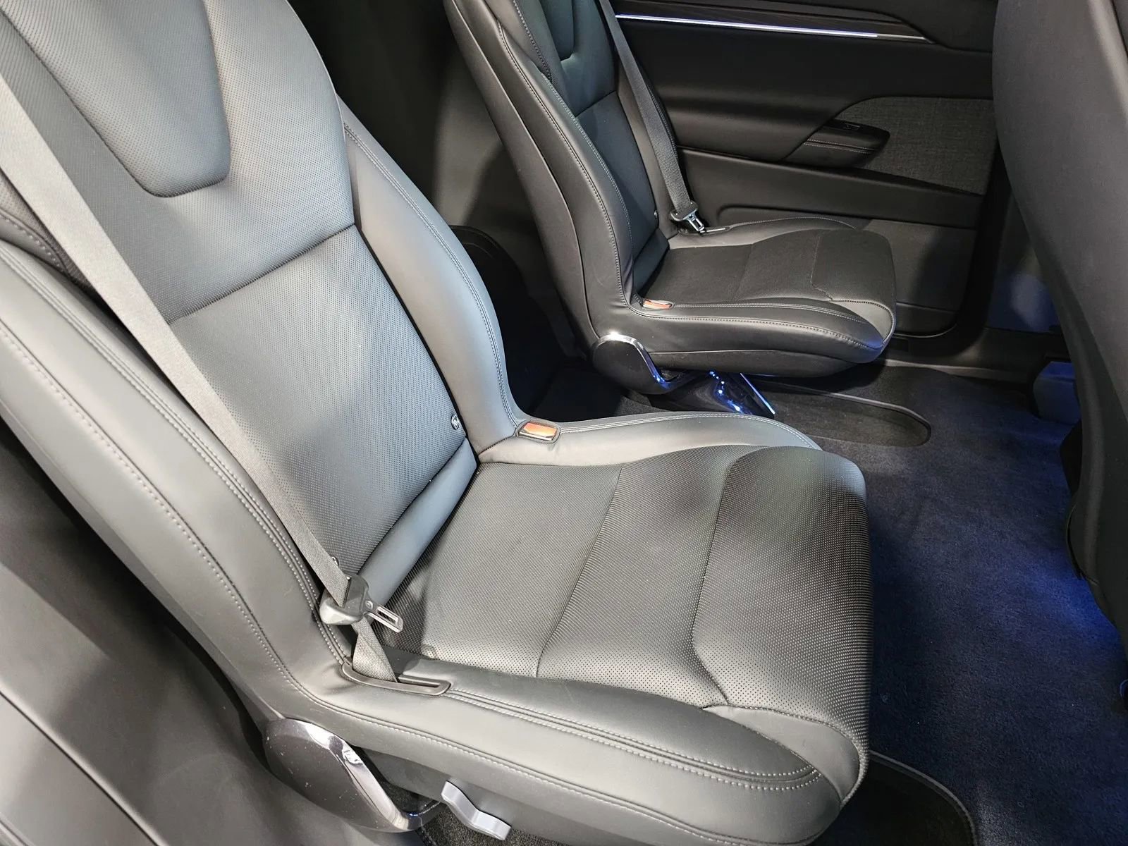 Used 2026 Tesla Model X AWD/4WD image 8