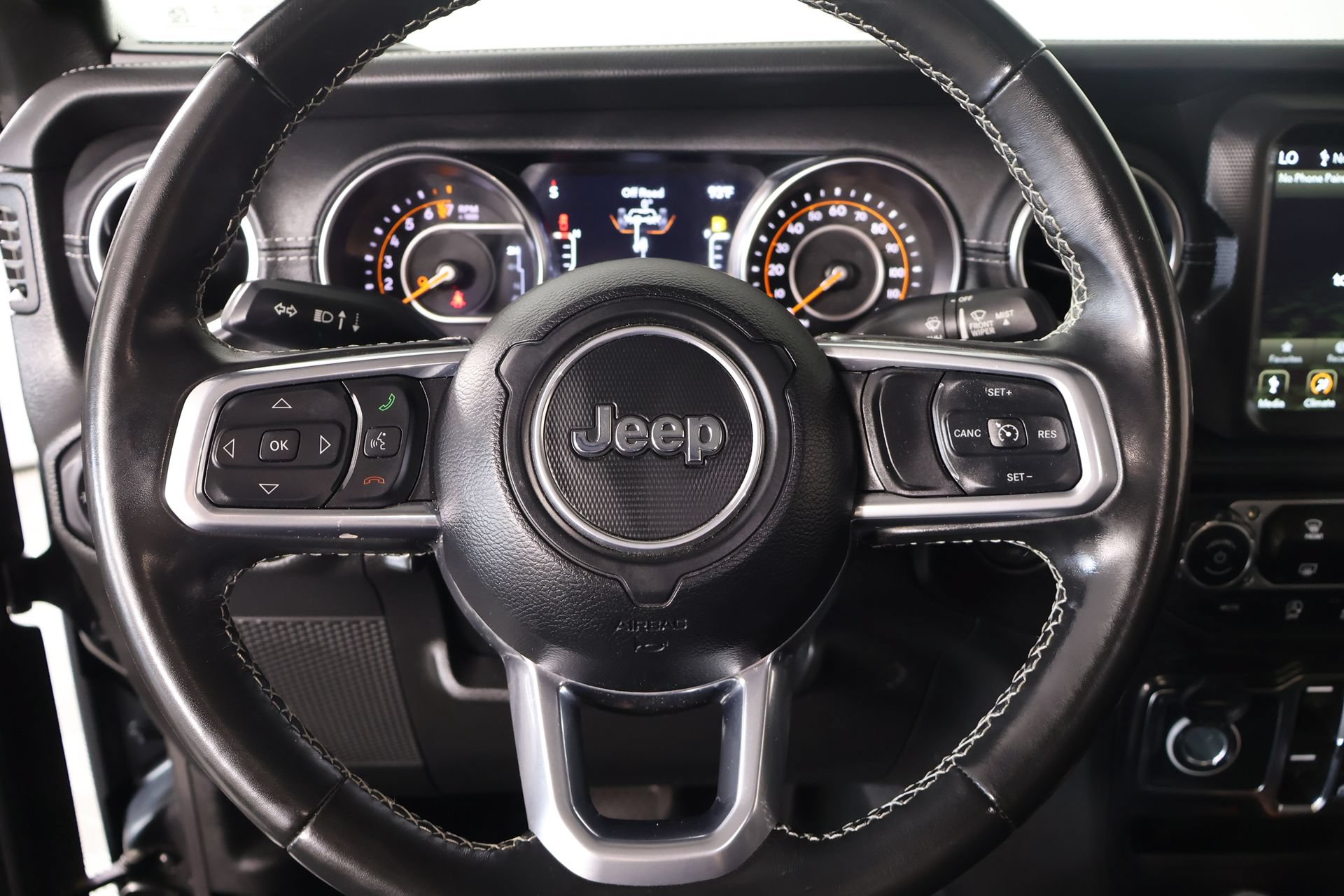 Used 2022 Jeep Gladiator Overland w/ Popular Equipment Package AWD/4WD image 3