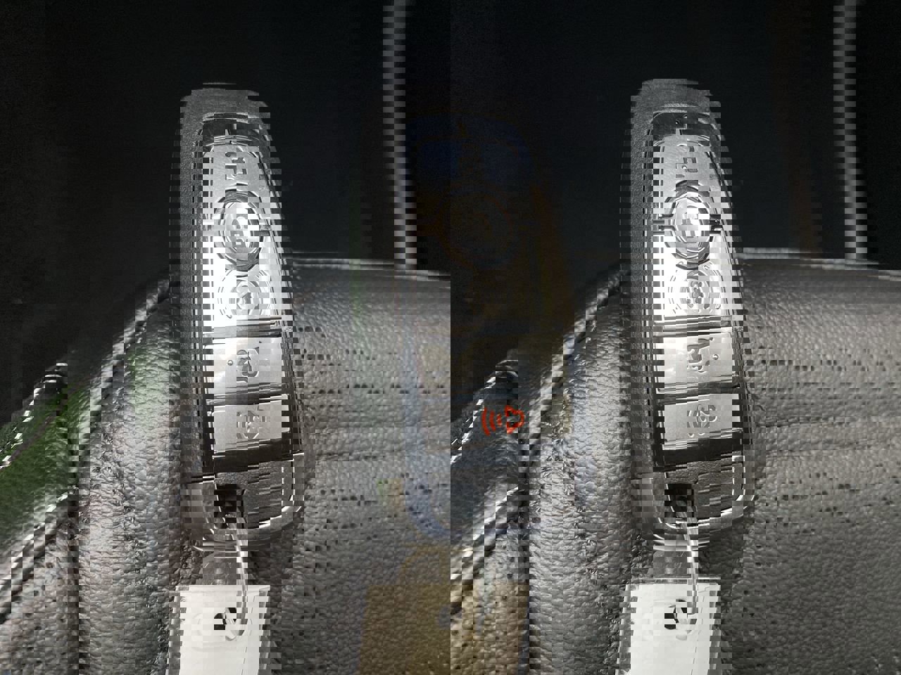 New 2024 Ford Escape SE w/ PHEV Premium Package image 26