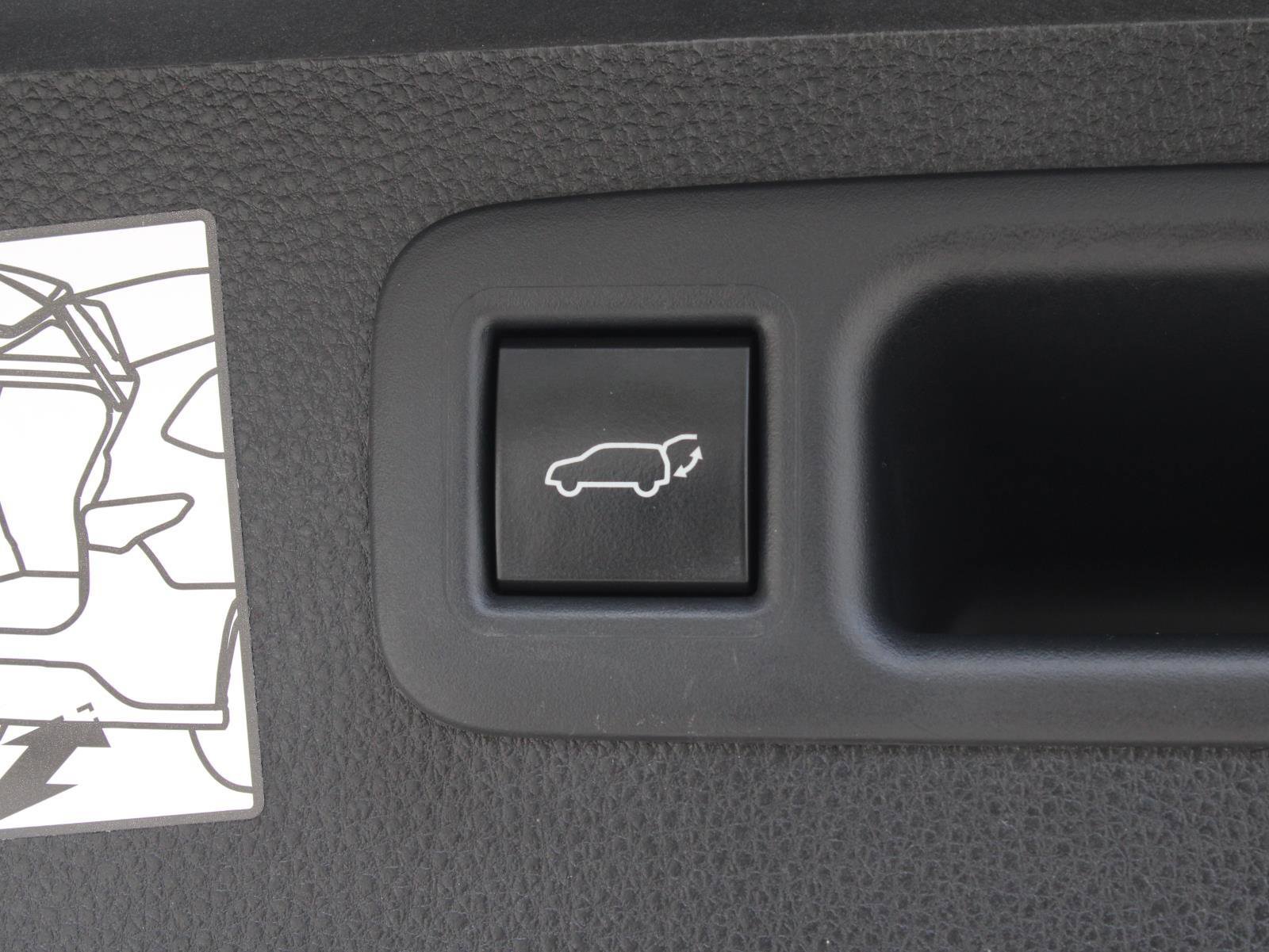 Used 2022 Toyota Highlander Platinum AWD/4WD image 9