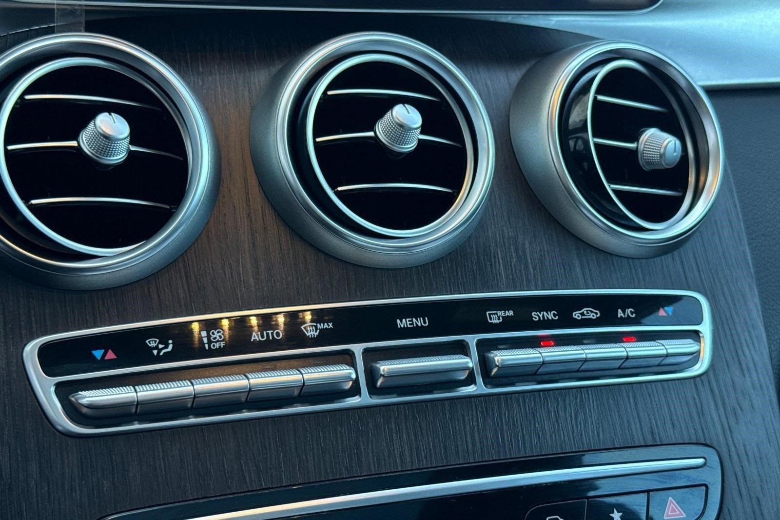 Used 2022 Mercedes-Benz GLC 300 4MATIC image 23