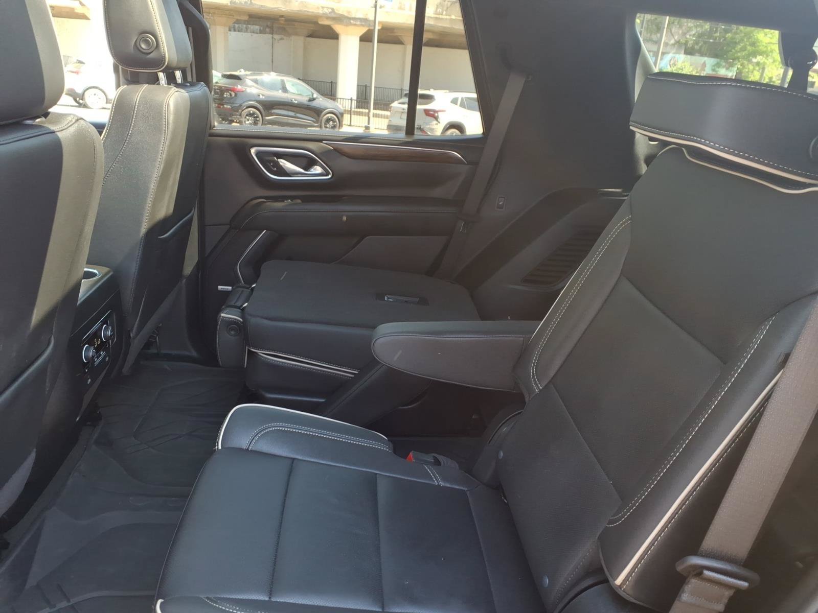 Used 2024 Chevrolet Tahoe Premier AWD/4WD image 14