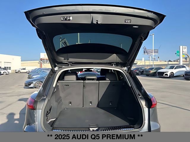 Used 2025 Audi Q5 Premium w/ Convenience Package image 16