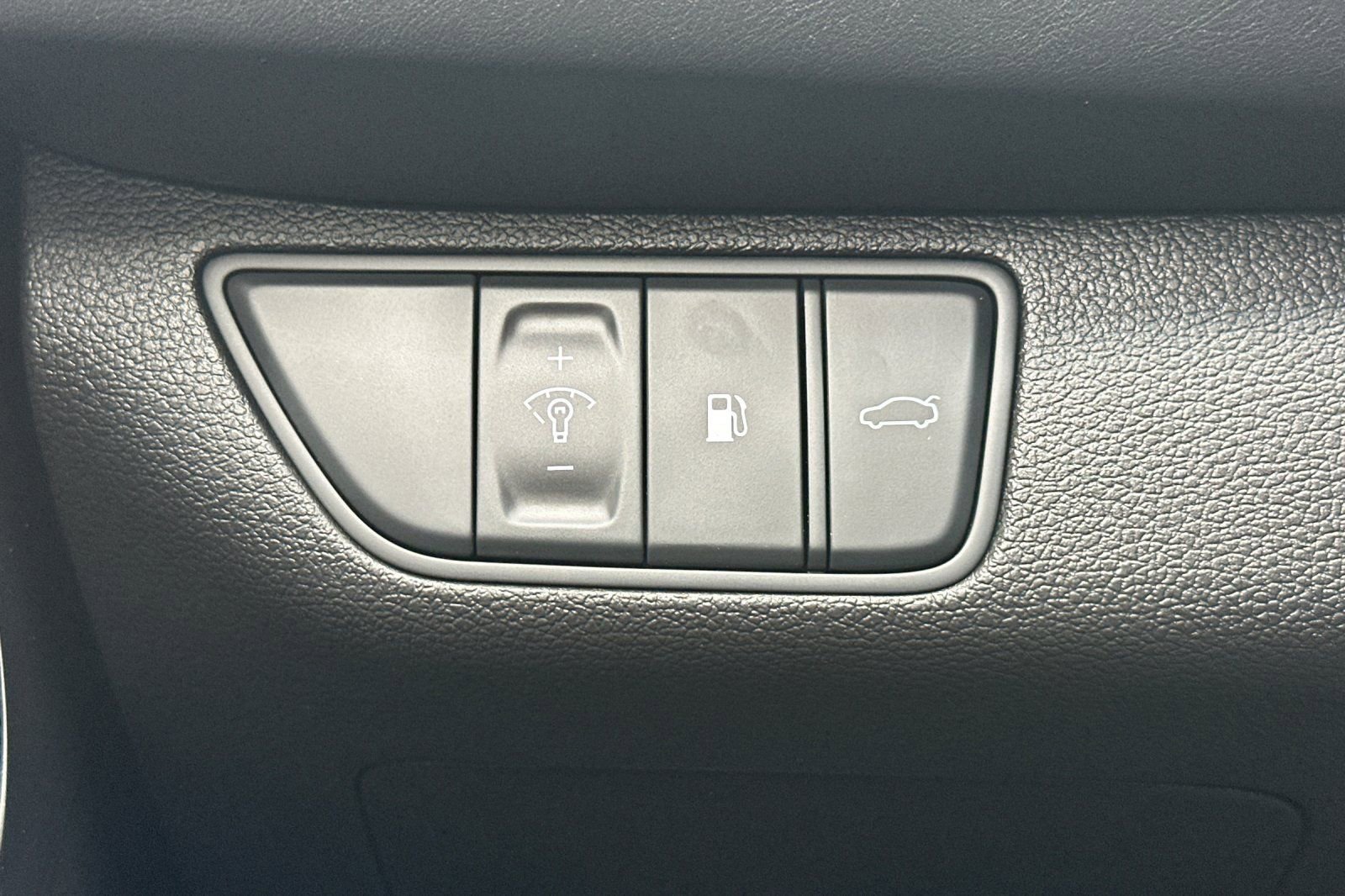 Used 2026 Genesis G70 3.3T Sport Prestige image 35