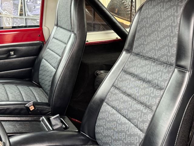 Used 1987 Jeep Wrangler Base image 14