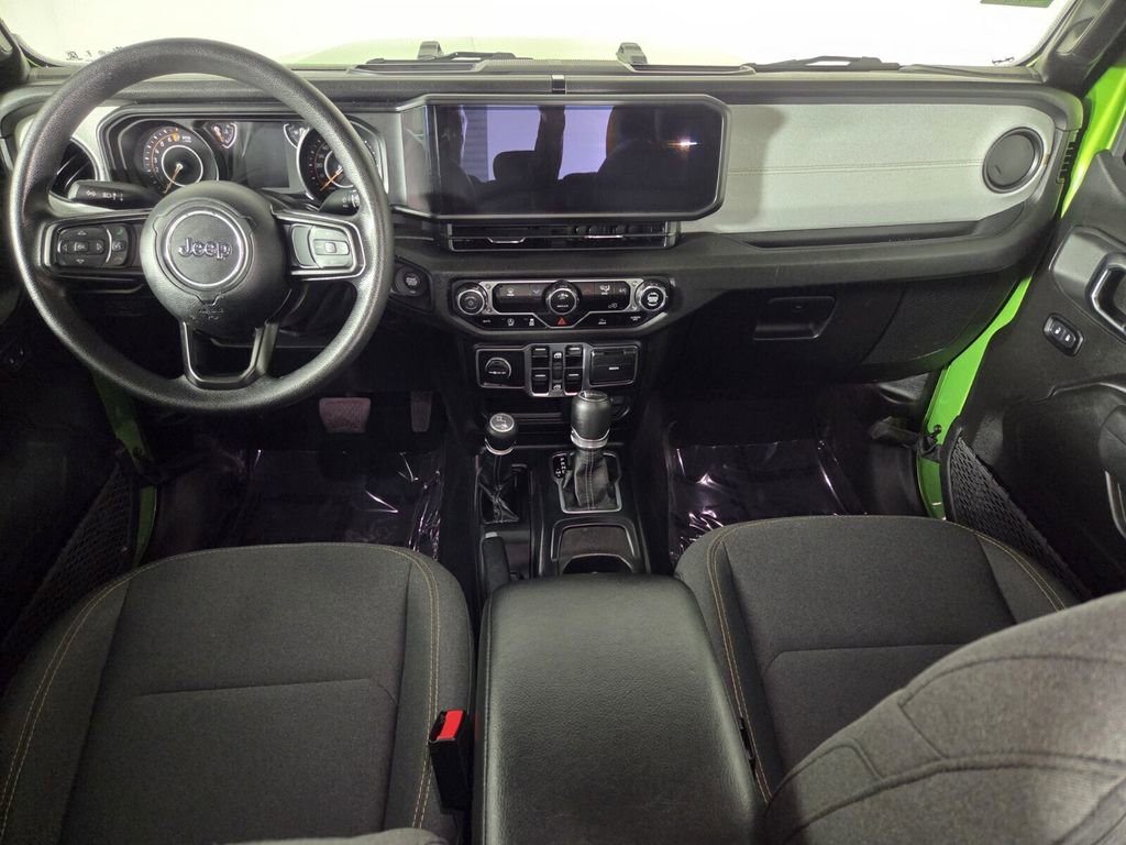 Certified 2025 Jeep Gladiator Sport image 28
