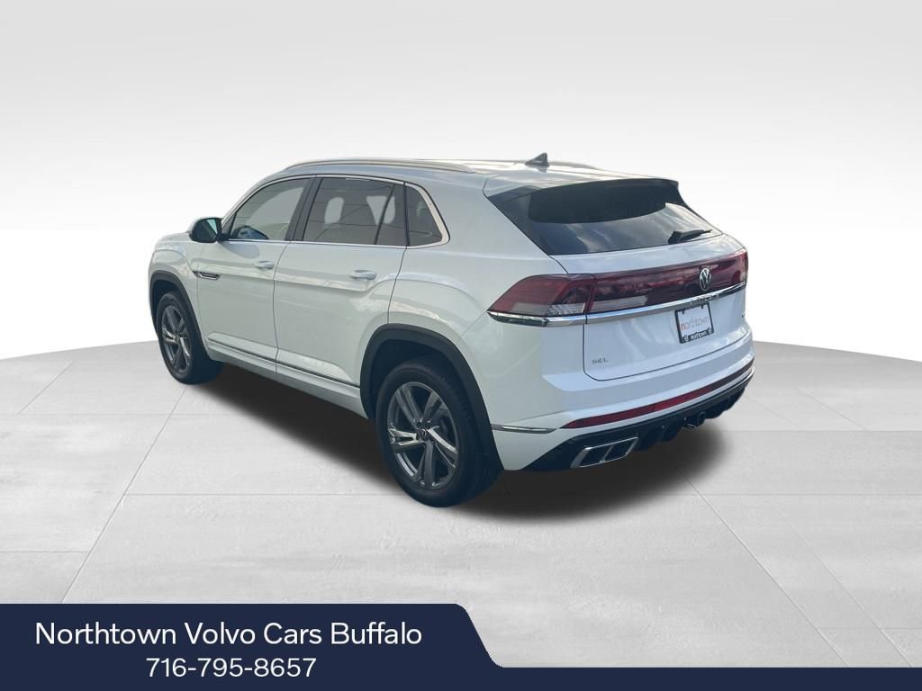 Used 2024 Volkswagen Atlas Cross Sport SEL R-Line image 3