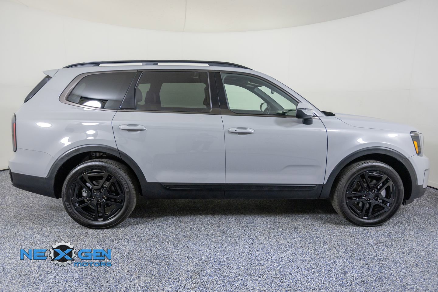 Used 2025 Kia Telluride EX X-Line AWD/4WD image 8