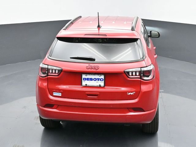 Used 2024 Jeep Compass Limited image 32