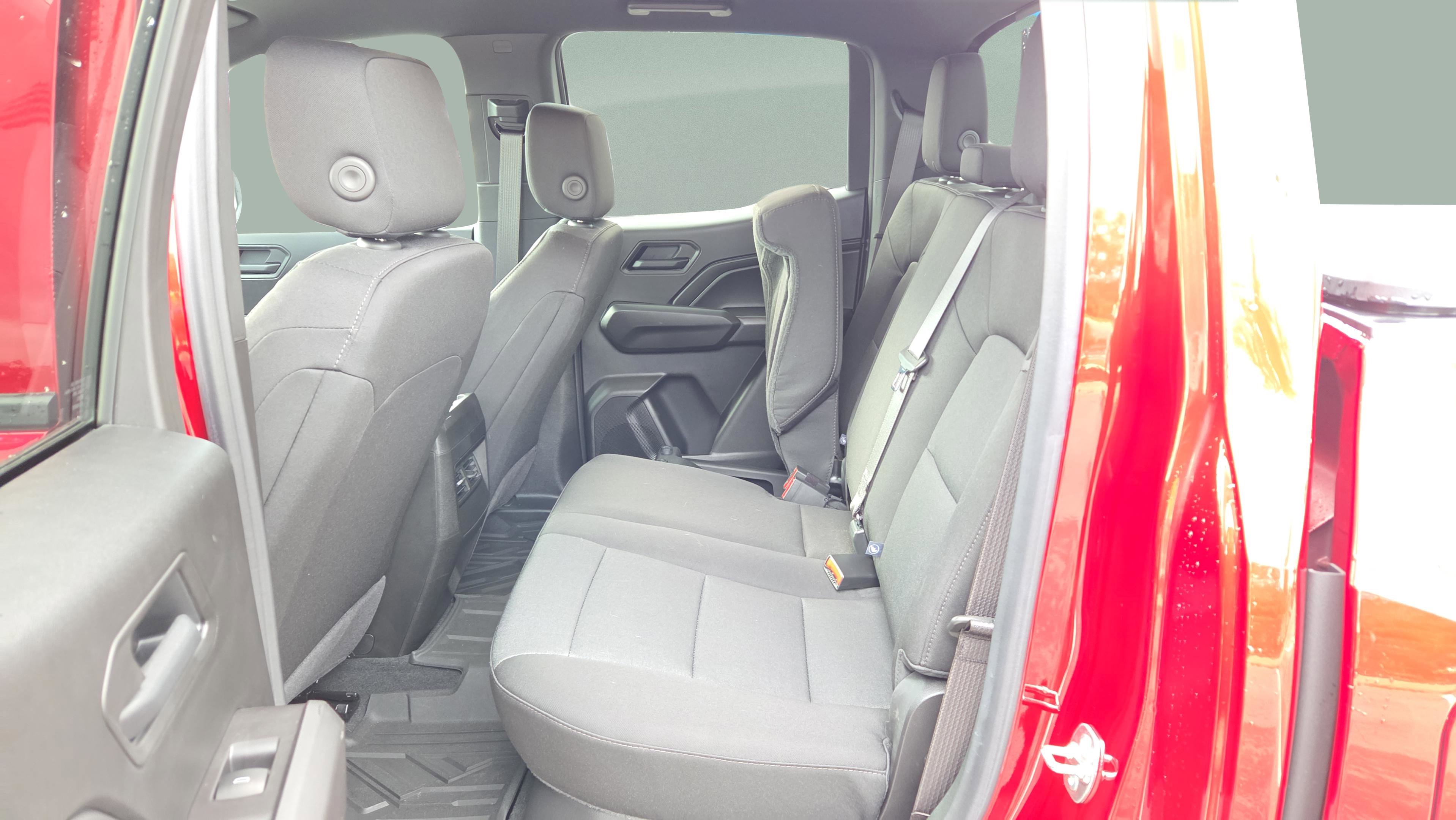 Used 2025 Chevrolet Colorado Trail Boss image 11