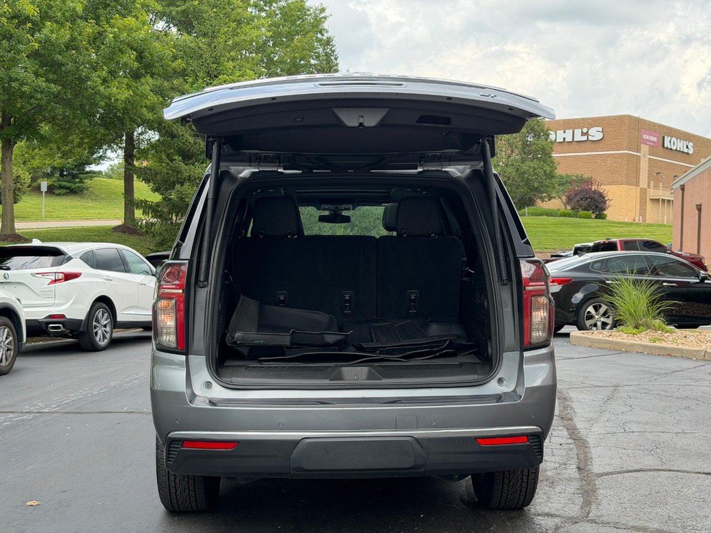 Used 2021 Chevrolet Suburban LT w/ LT Signature Package AWD/4WD image 4
