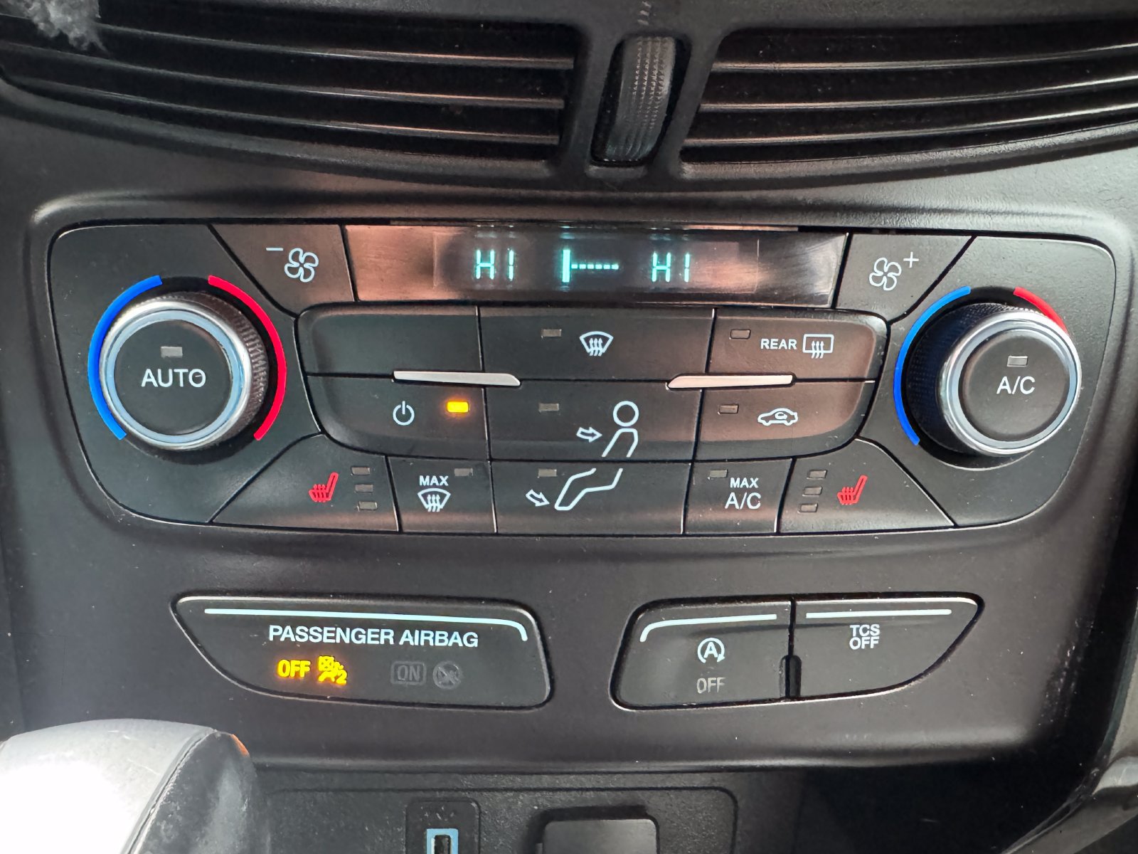 Used 2017 Ford Escape Titanium AWD/4WD image 27