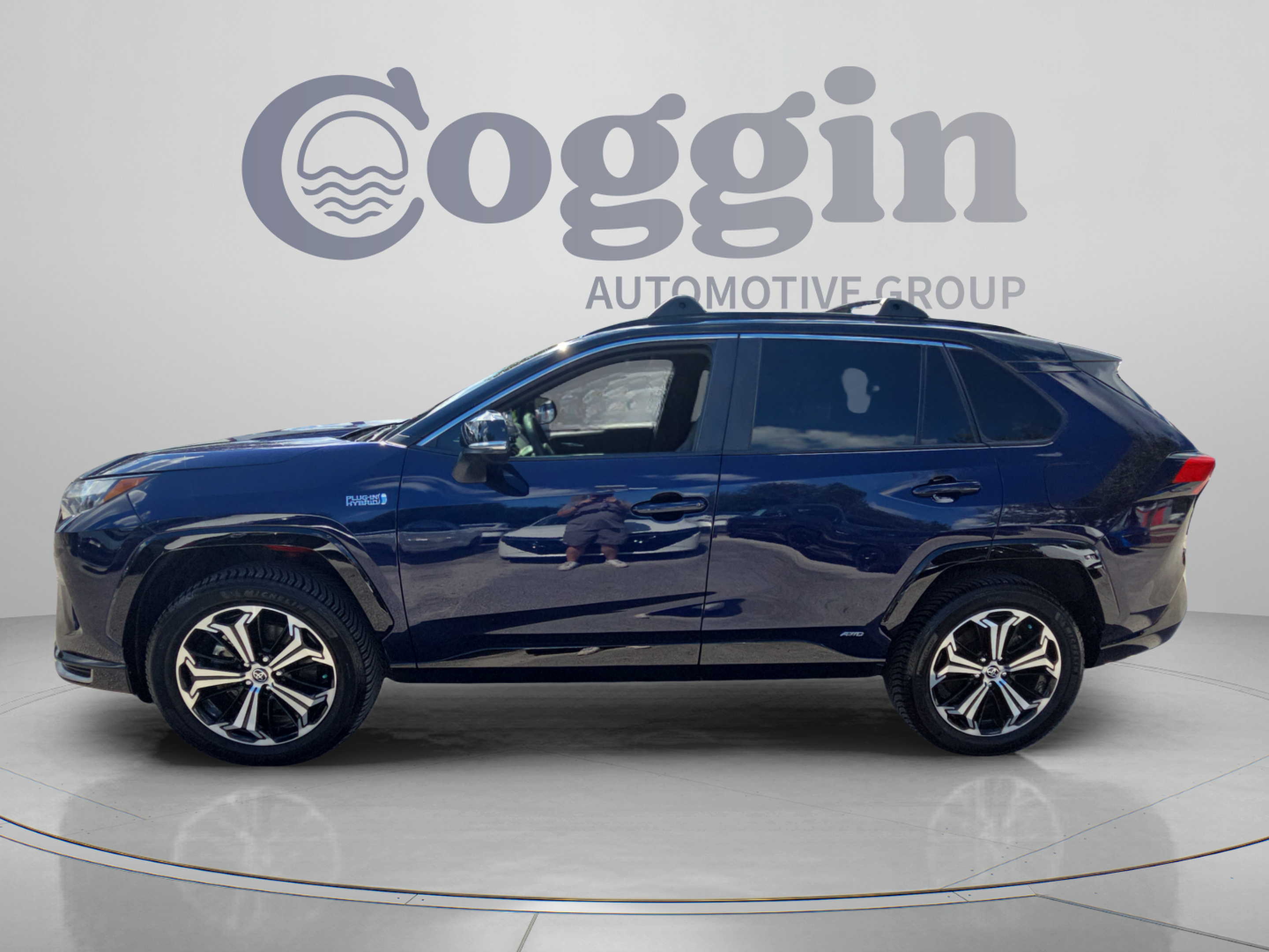 Used 2022 Toyota RAV4 XSE w/ Weather Package AWD/4WD image 2