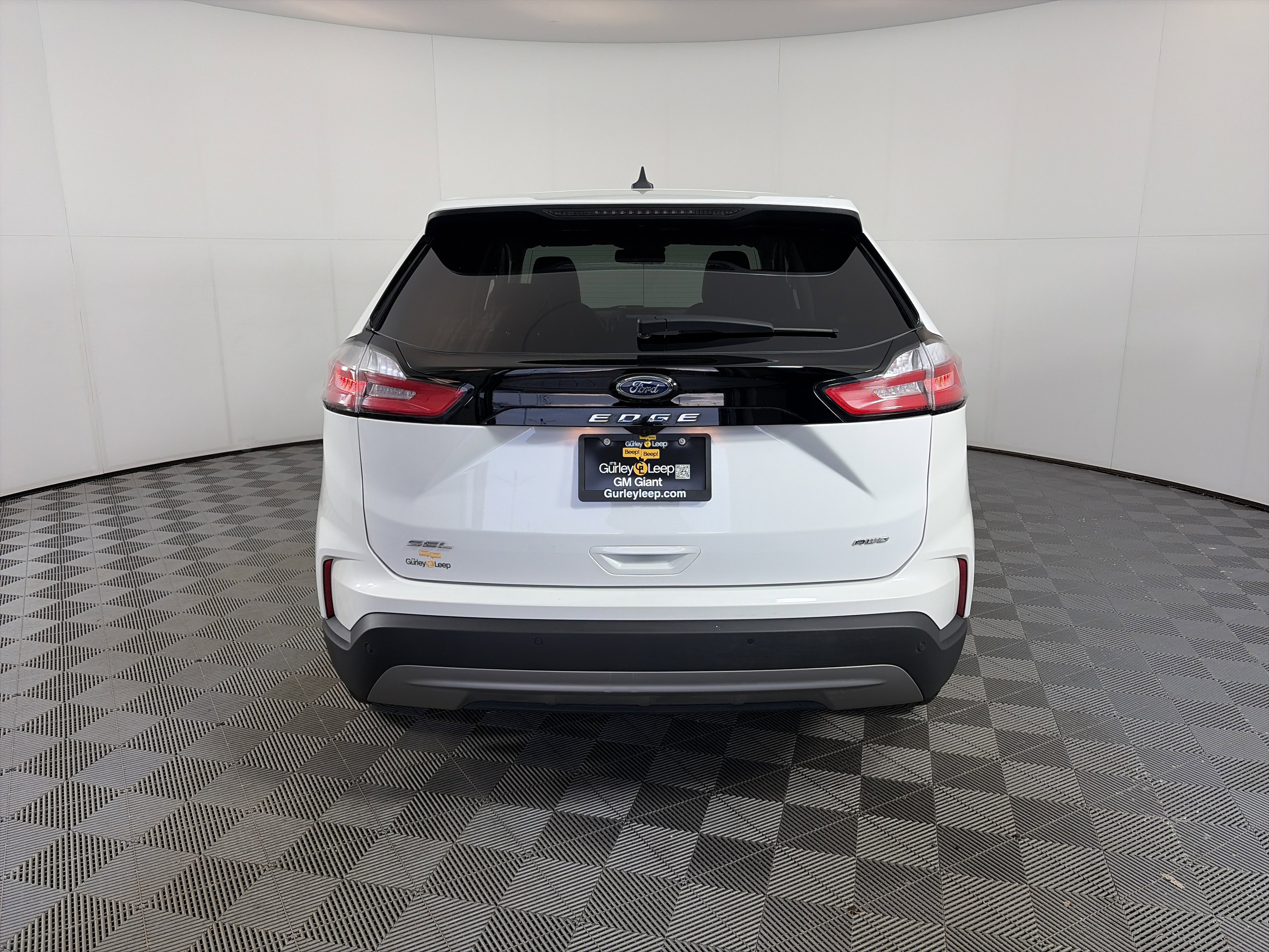 Used 2023 Ford Edge SEL image 7