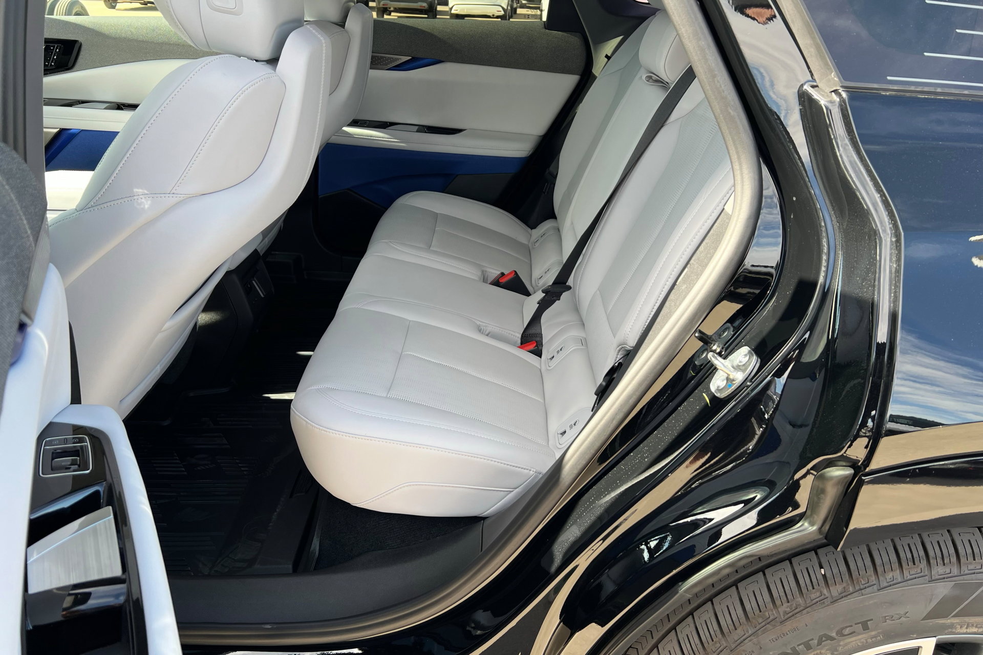 New 2026 Cadillac Optiq Sport 2 w/ LPO, Floor Liner Package AWD/4WD image 22