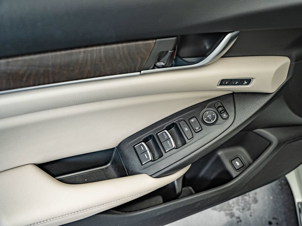 Used 2018 Honda Accord EX-L image 21