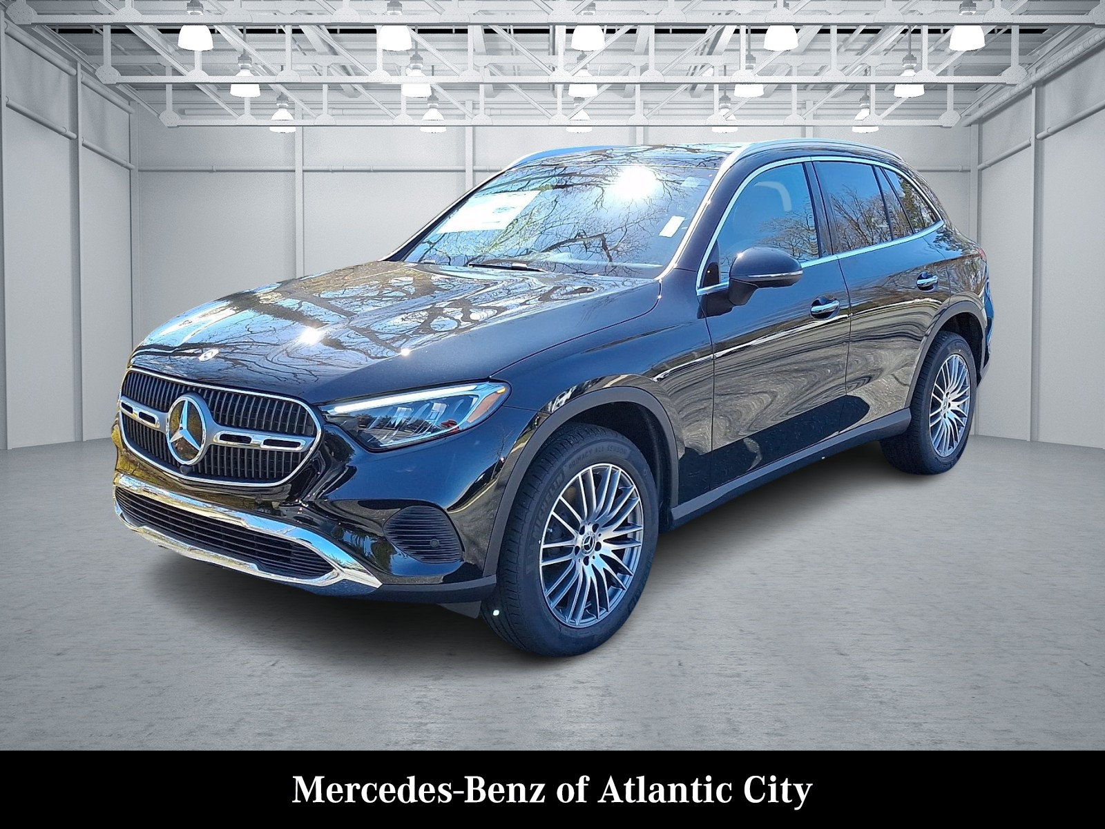 Used 2026 Mercedes-Benz GLC 300 4MATIC image 2