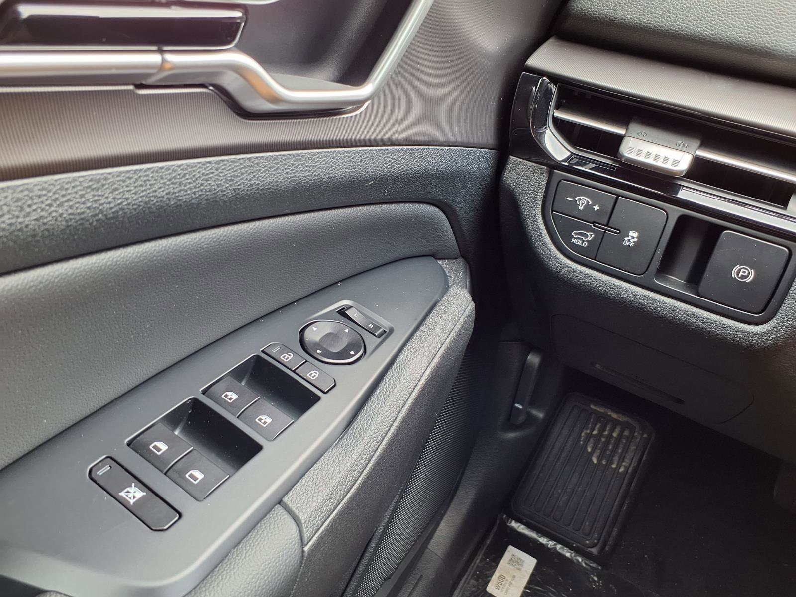 New 2026 Kia Sportage EX image 11