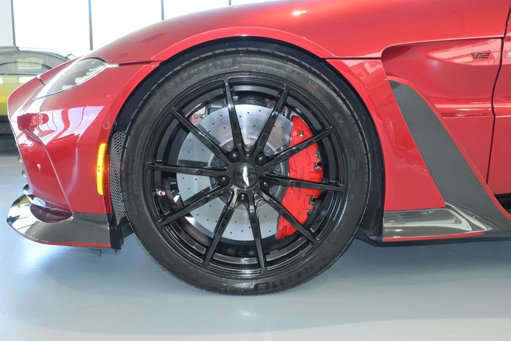 Used 2023 Aston Martin V12 Vantage Roadster RWD image 22