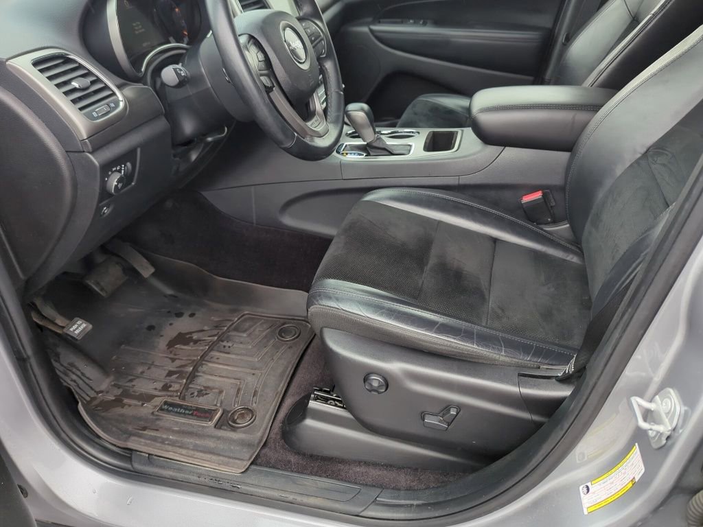 Used 2018 Jeep Grand Cherokee Laredo RWD image 35