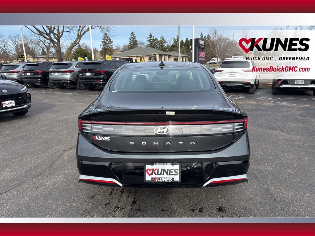Used 2025 Hyundai Sonata SEL FWD image 6
