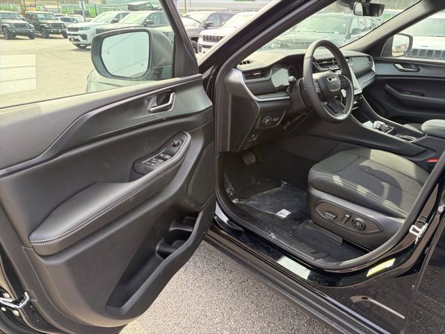 New 2026 Jeep Grand Cherokee Laredo X image 12