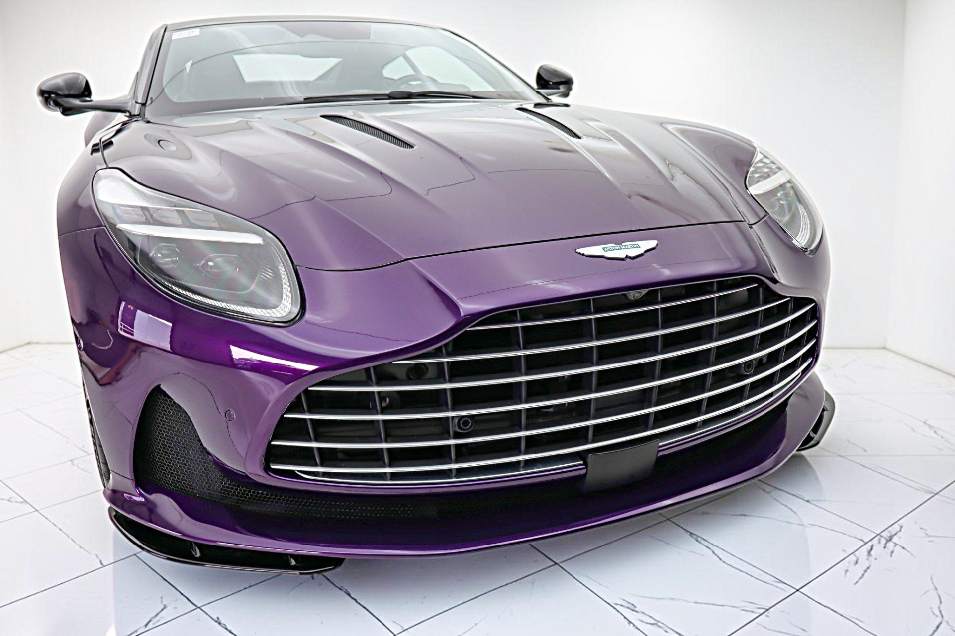 Used 2024 Aston Martin DB12 Coupe RWD image 19