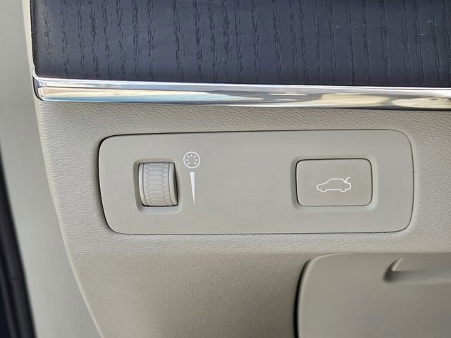 Used 2020 Volvo XC90 T5 Momentum w/ Protection Package Premier FWD image 27