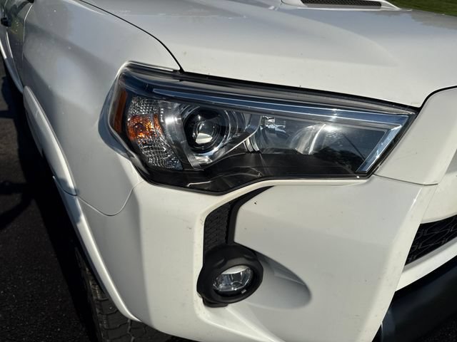 Certified 2021 Toyota 4Runner Venture w/ Moonroof Package AWD/4WD image 12