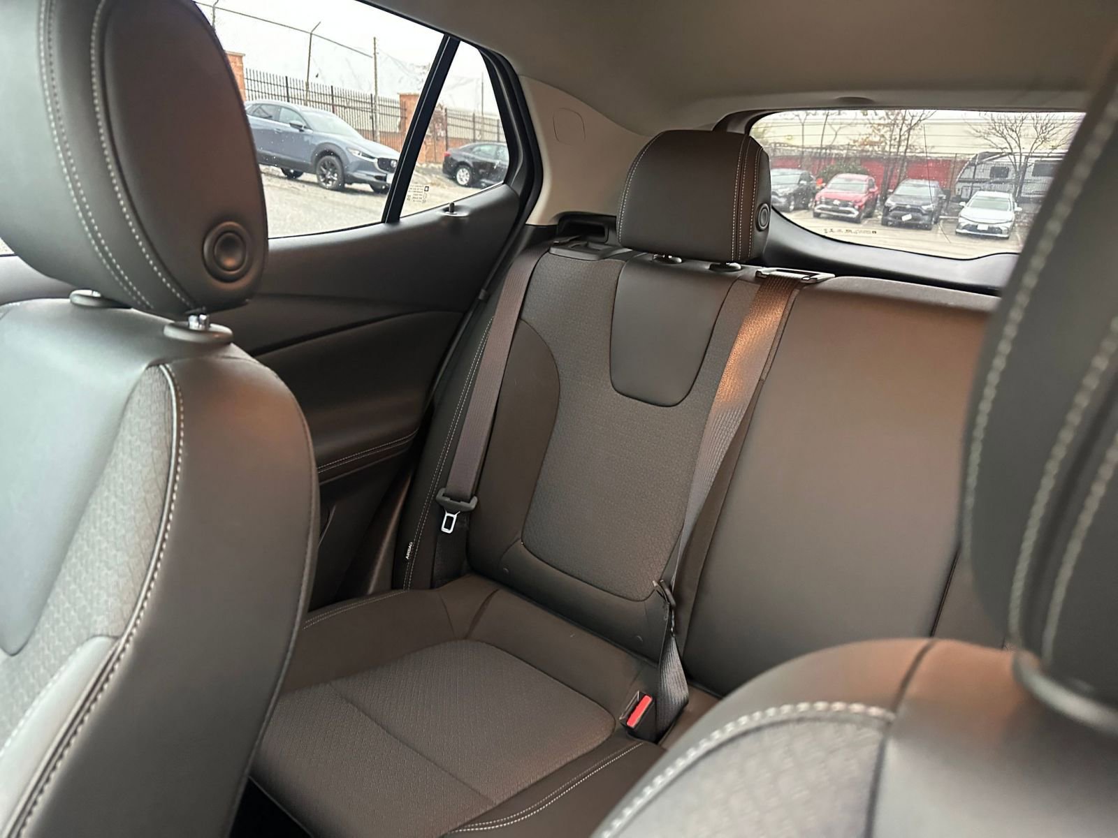 Used 2025 Buick Encore GX Preferred image 37