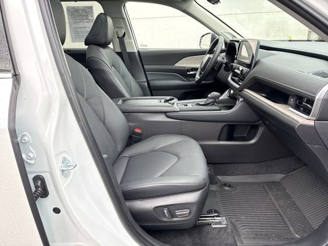 Used 2026 Toyota Grand Highlander Platinum image 13