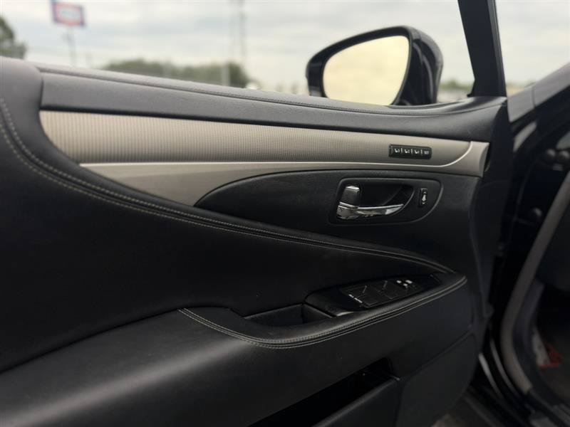 Used 2015 Lexus LS 460 w/ F Sport Package RWD image 13