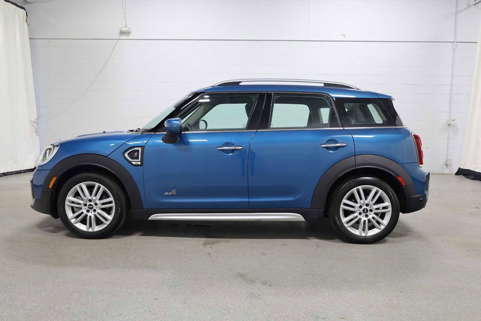 Used 2023 MINI Cooper Countryman S w/ Signature Upholstery Package image 2