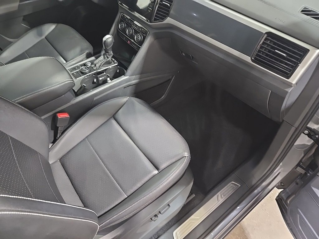 Used 2023 Volkswagen Atlas SEL R-Line image 14