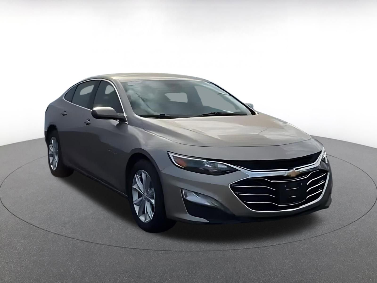 Used 2024 Chevrolet Malibu LT FWD image 3