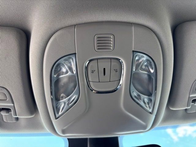 Used 2022 Jeep Compass Latitude FWD image 21
