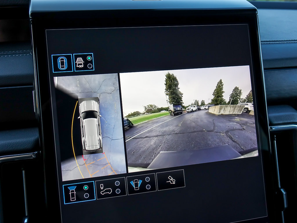 Certified 2025 GMC Yukon Denali AWD/4WD image 22