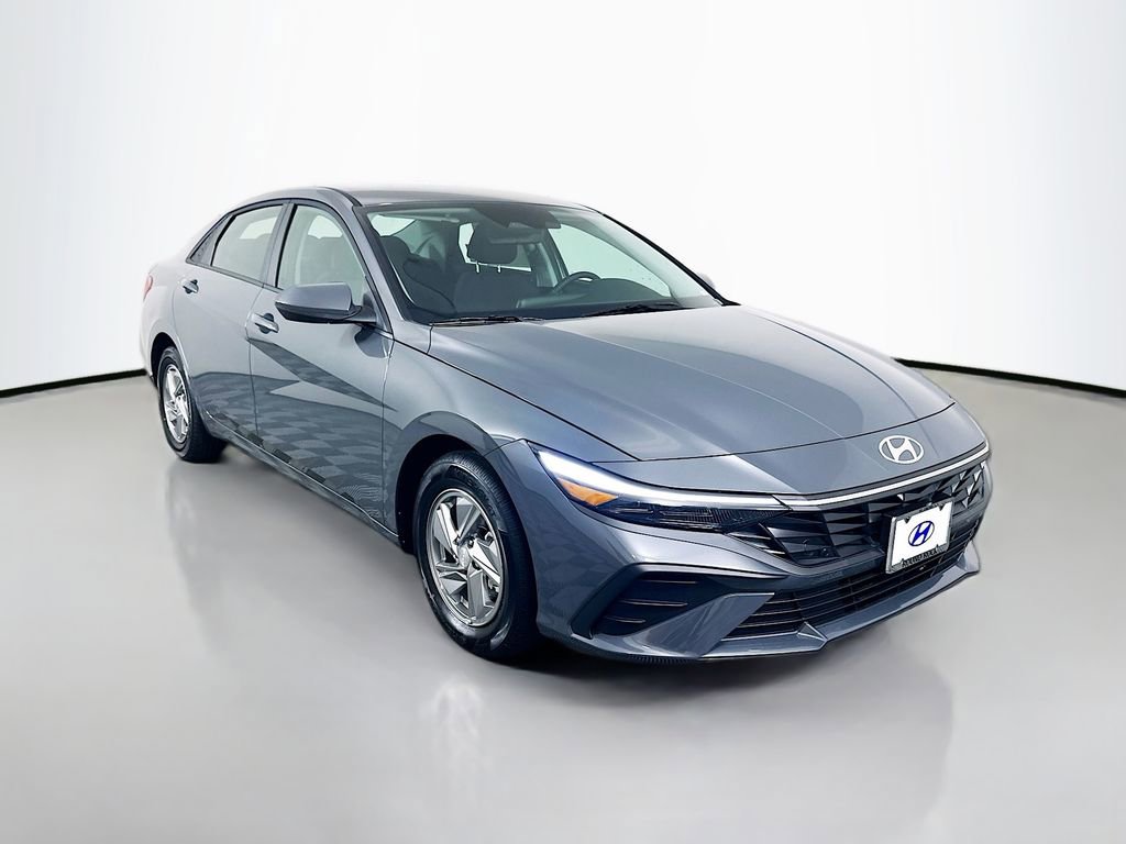 New 2026 Hyundai Elantra SE w/ Cargo Package FWD image 3