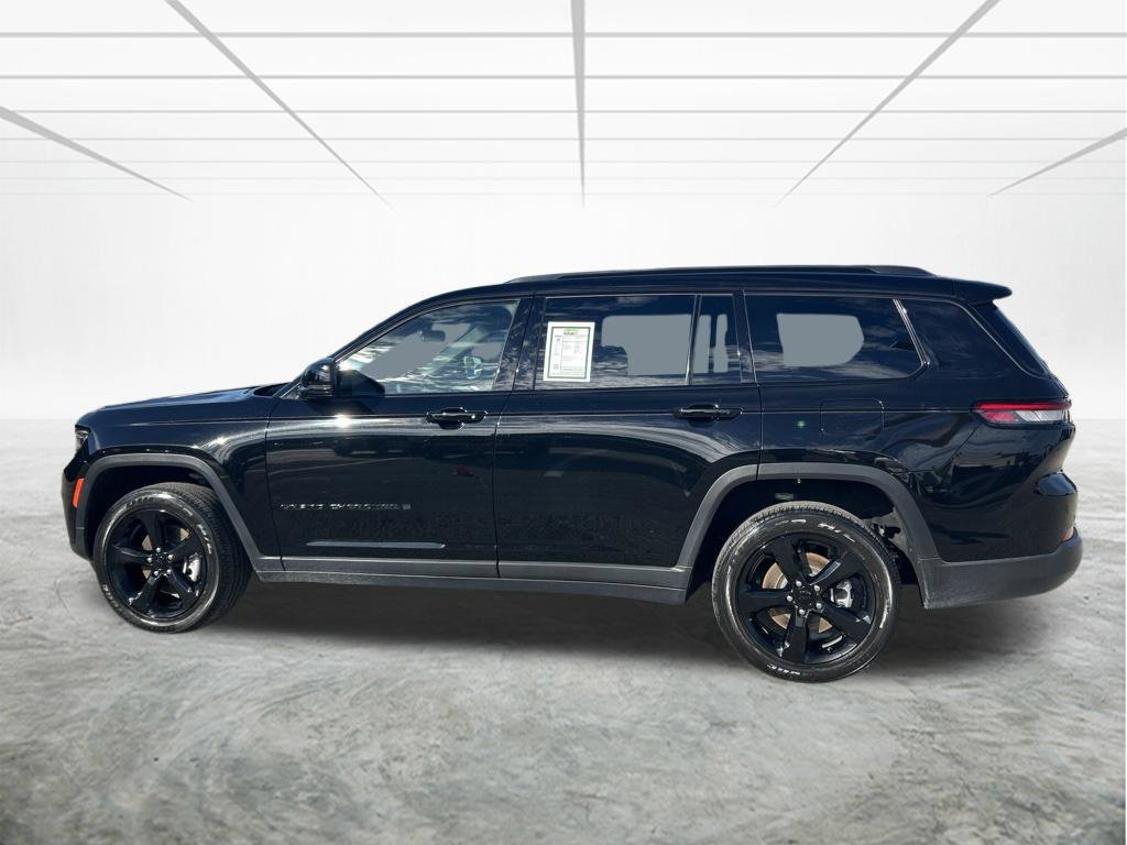 Used 2023 Jeep Grand Cherokee L Laredo AWD/4WD image 7