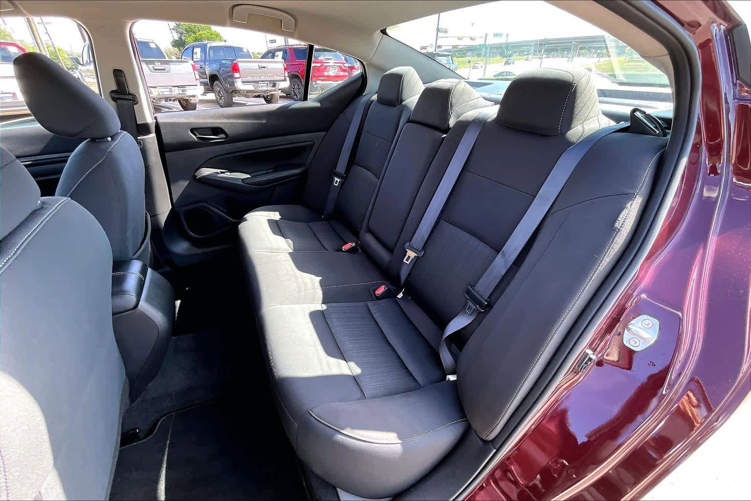 Used 2025 Nissan Altima 2.5 SV FWD image 21