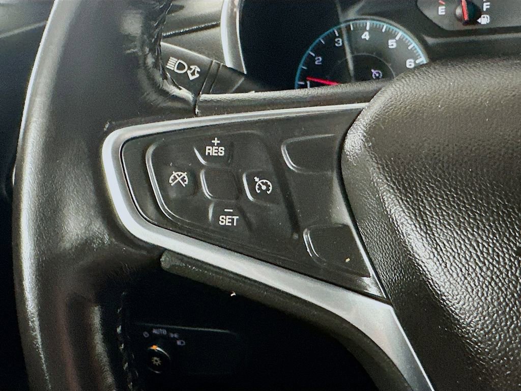 Used 2018 Chevrolet Equinox LT FWD image 25