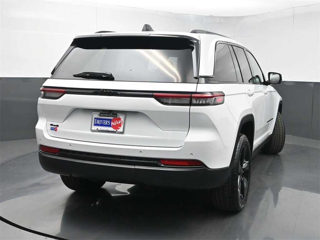 Used 2022 Jeep Grand Cherokee Altitude image 43