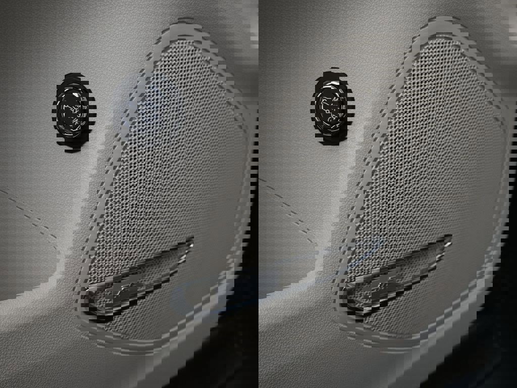 Used 2023 Buick Envision Avenir AWD/4WD image 18