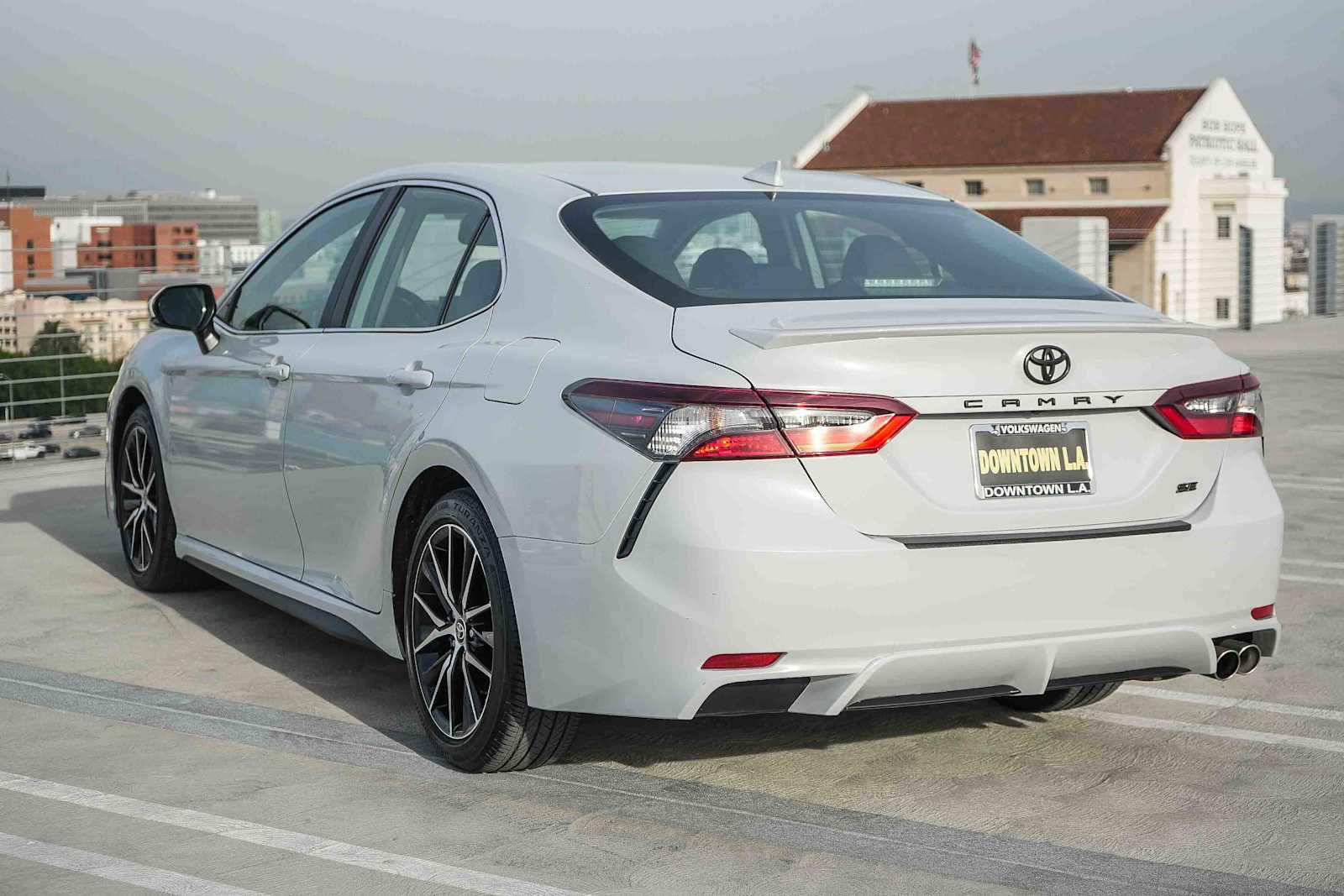 Used 2024 Toyota Camry SE image 8
