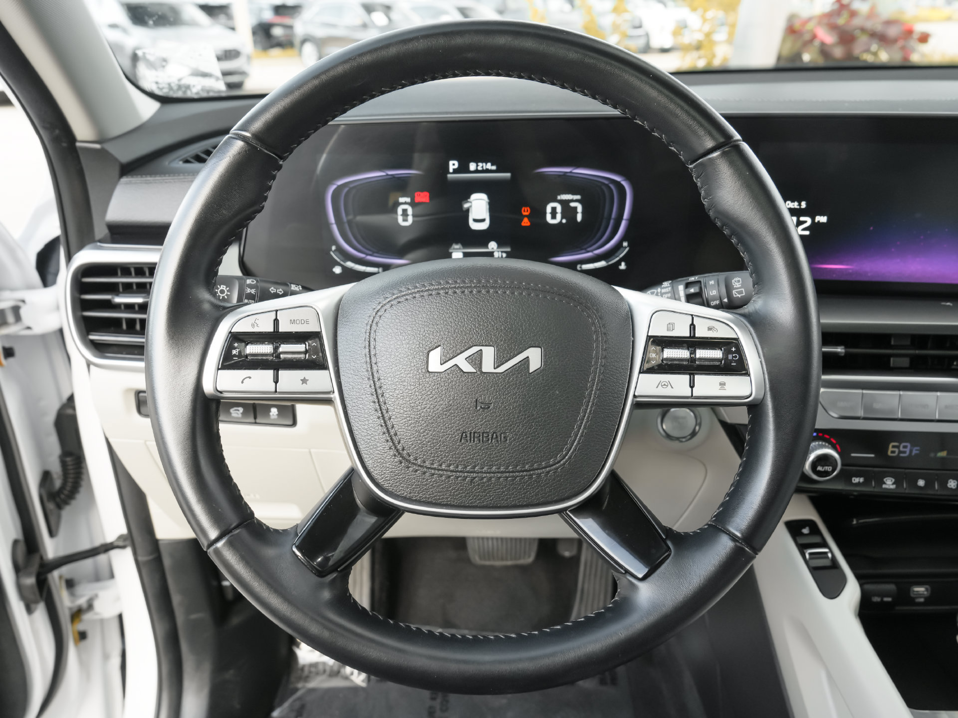 Used 2025 Kia Telluride S FWD image 4