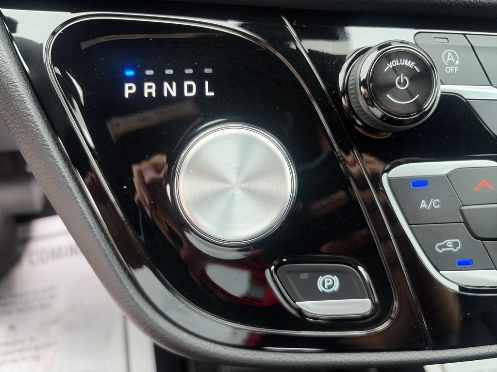 Used 2026 Chrysler Pacifica Select FWD image 23