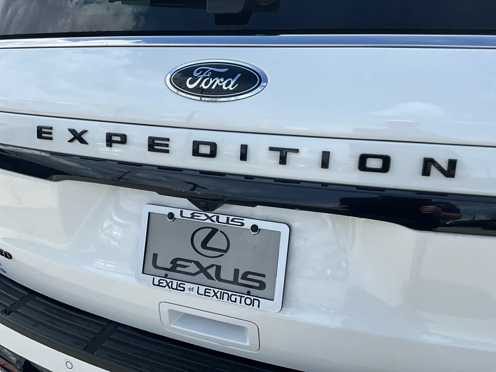 Used 2023 Ford Expedition Limited AWD/4WD image 25