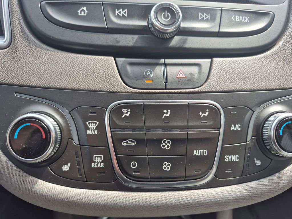 Used 2021 Chevrolet Malibu LT image 16