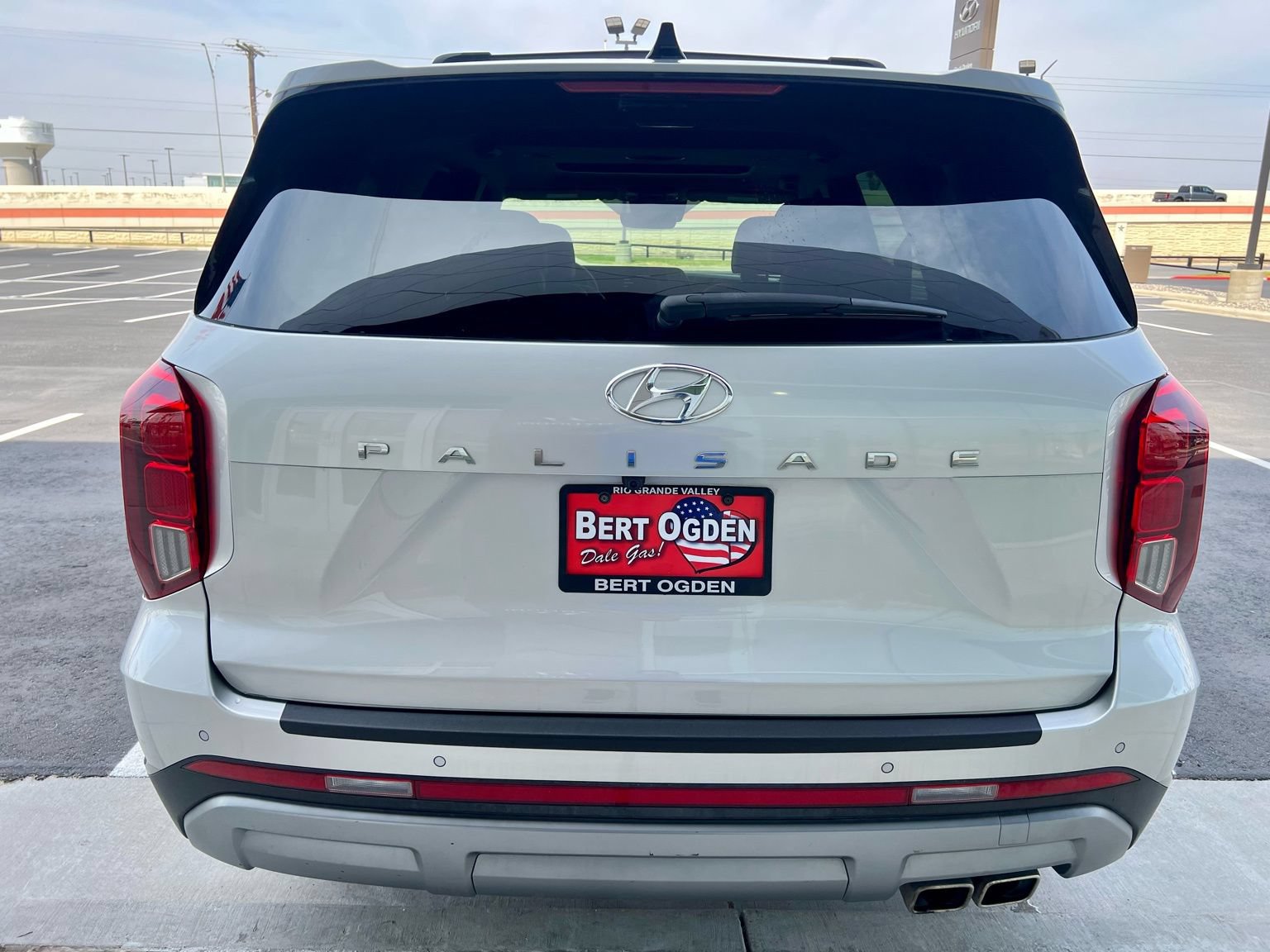 Used 2024 Hyundai Palisade SEL w/ Premium Package FWD image 5