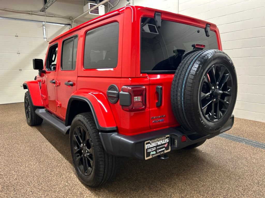 Used 2025 Jeep Wrangler Unlimited Sahara AWD/4WD image 4